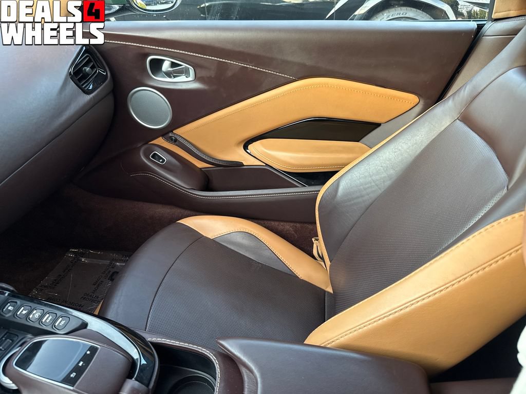 Used 2021 Aston Martin V8 Vantage Roadster RWD image 25