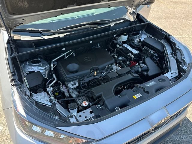 Used 2021 Toyota RAV4 LE FWD image 31