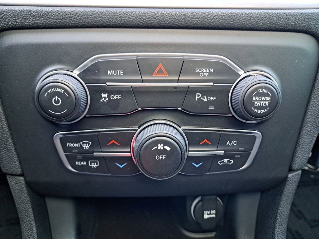 Used 2023 Dodge Charger SXT w/ Blacktop Package image 22