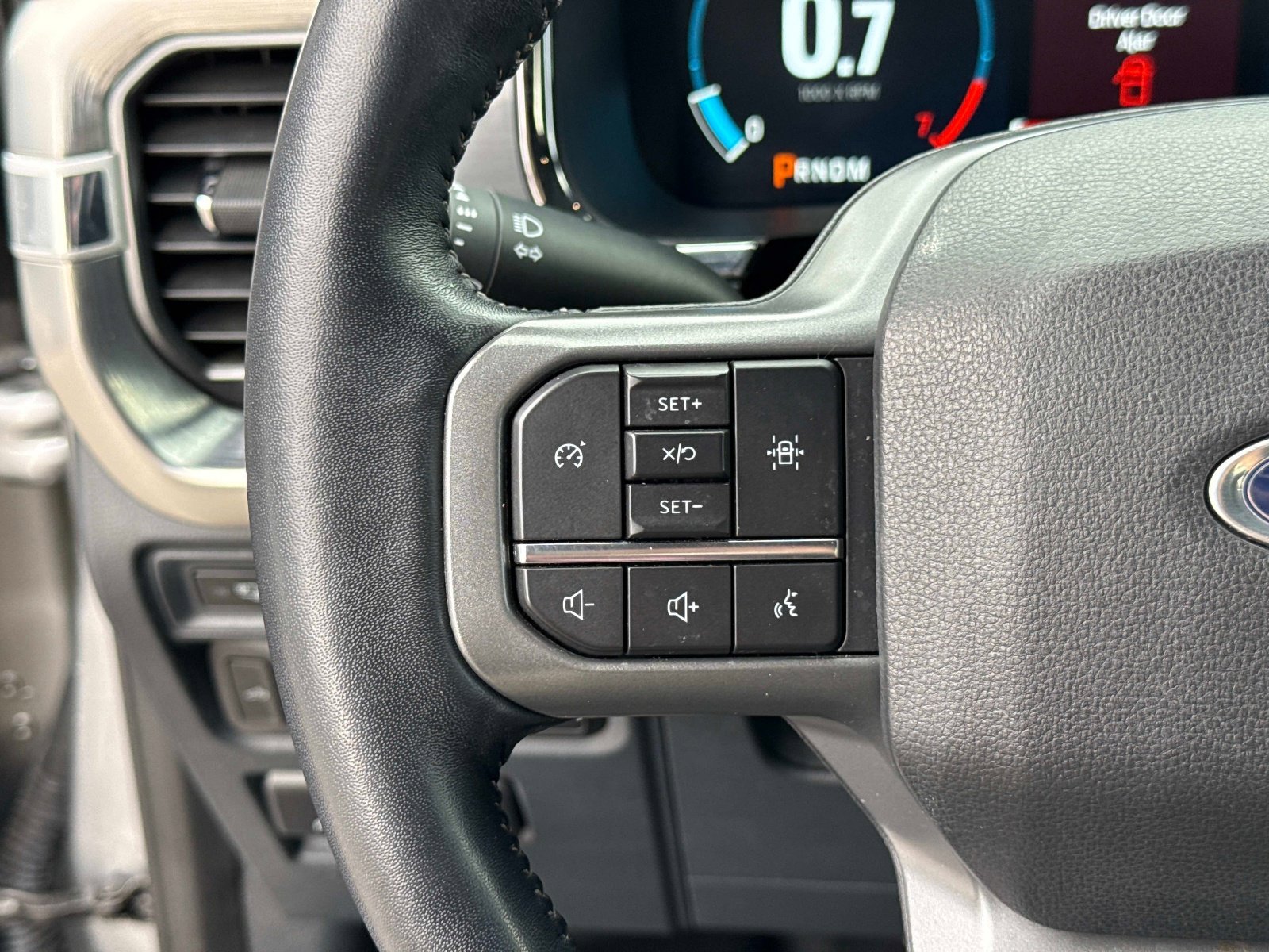 Used 2022 Ford F150 Lariat image 32