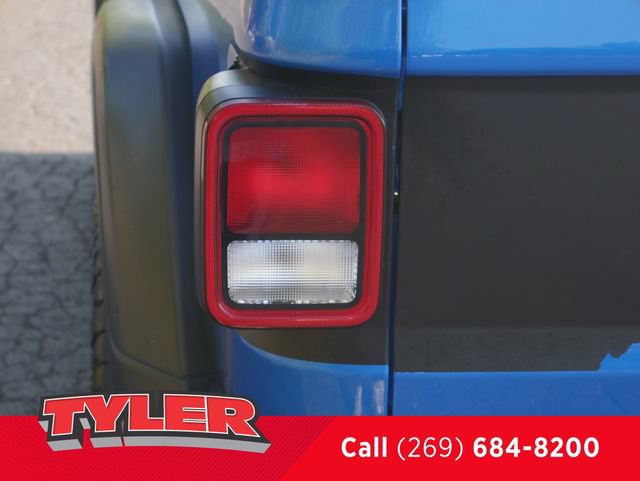 Certified 2022 Jeep Gladiator Mojave w/ Cold Weather Group AWD/4WD image 18
