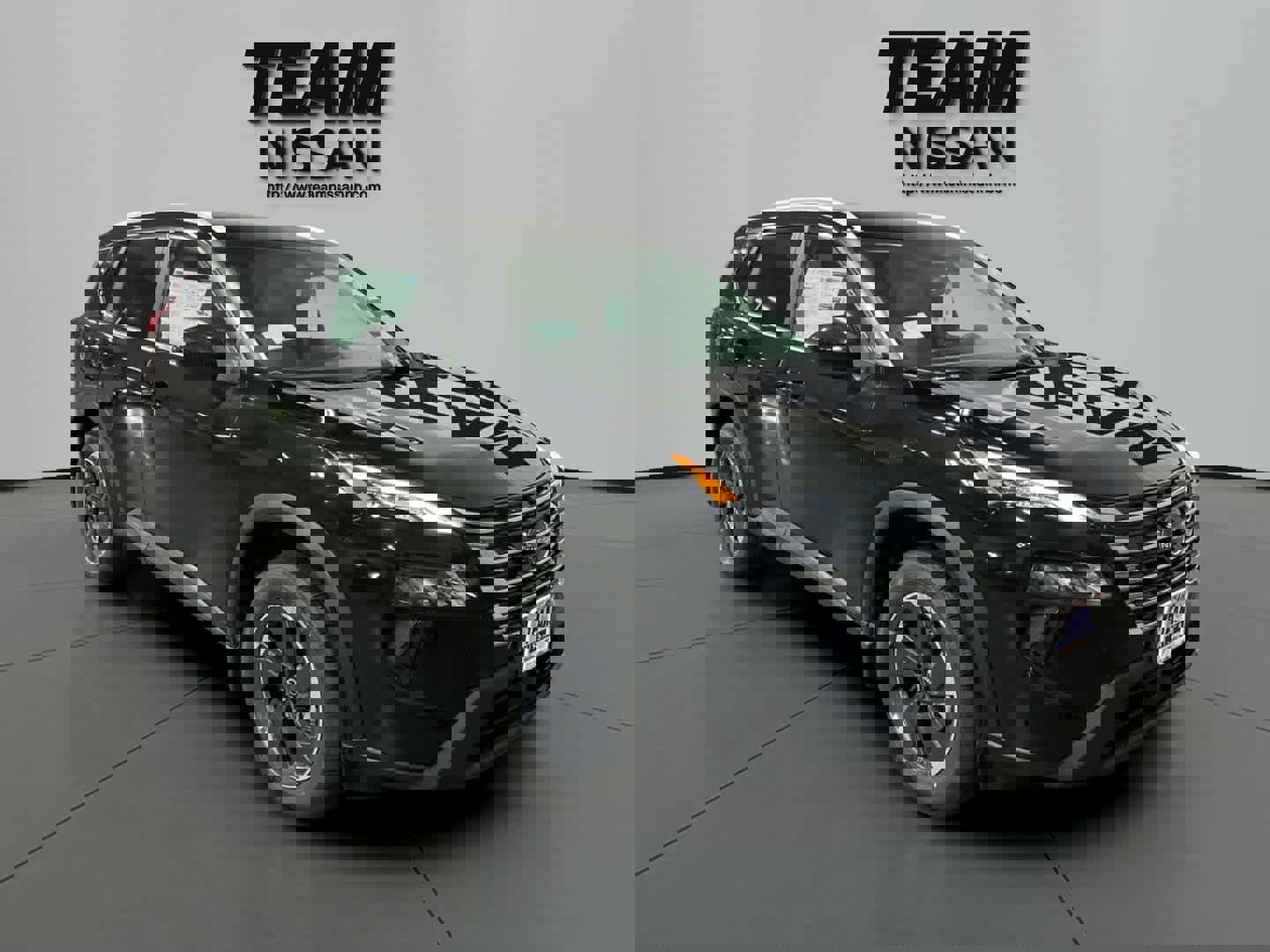 Used 2025 Nissan Rogue SV image 18