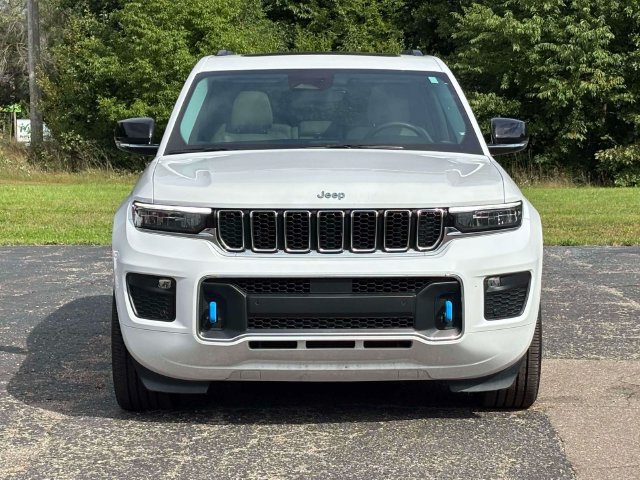 Used 2022 Jeep Grand Cherokee Overland w/ MOPAR Finishing Package AWD/4WD image 36