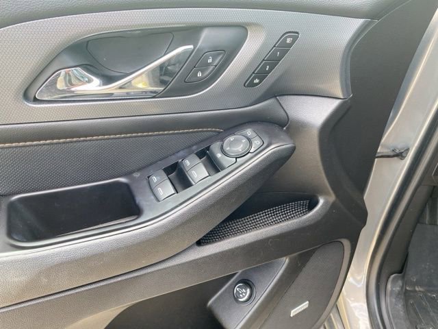 Used 2018 Chevrolet Traverse Premier w/ Driver Confidence II Package image 14