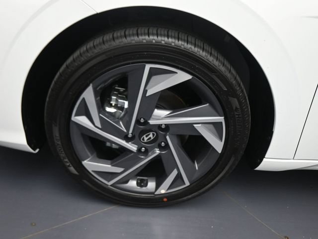 Certified 2025 Hyundai Elantra SEL FWD image 21