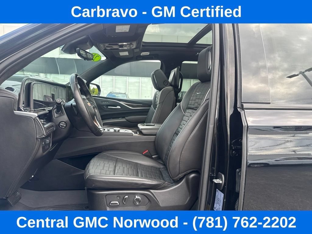 Used 2024 Cadillac Escalade Sport Platinum w/ LPO, ONYX Package AWD/4WD image 14
