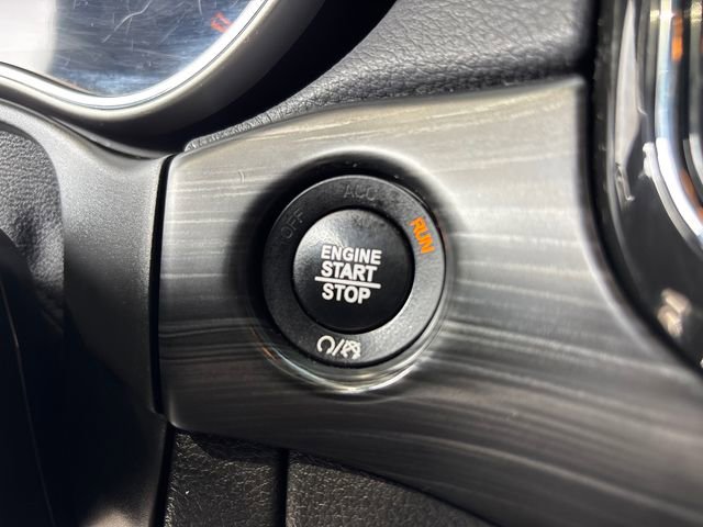 Used 2022 Jeep Grand Cherokee Laredo X AWD/4WD image 19