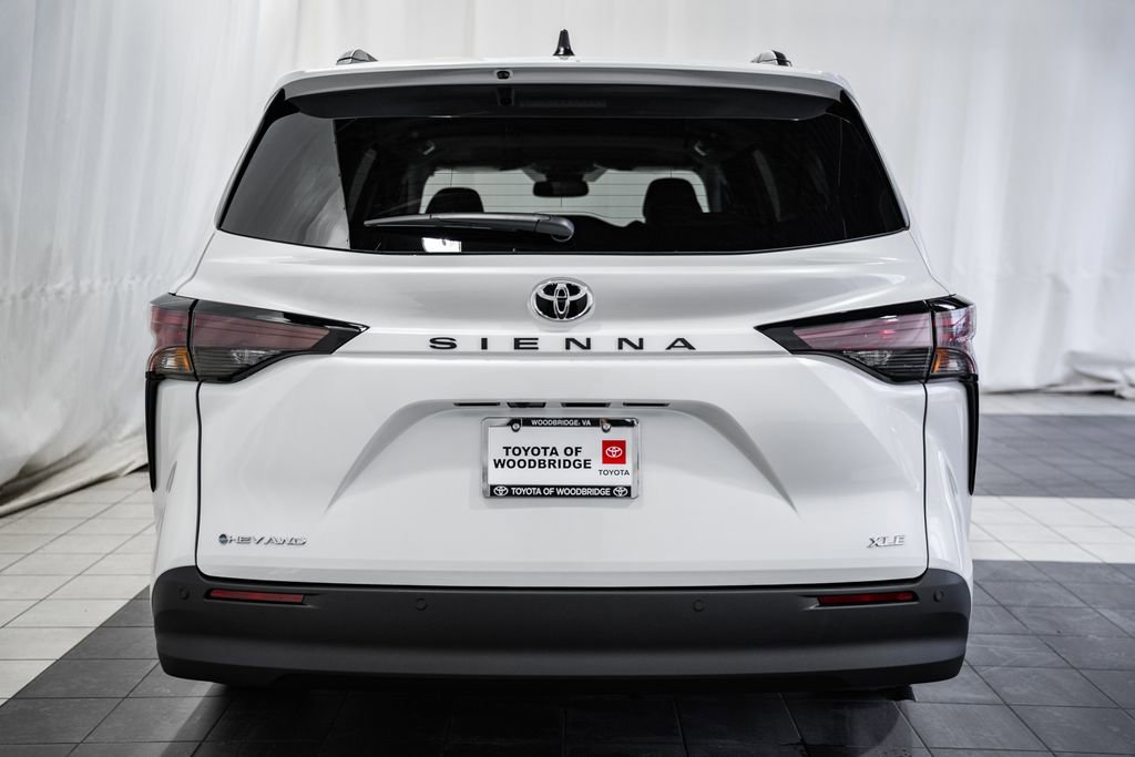 New 2026 Toyota Sienna XLE image 5