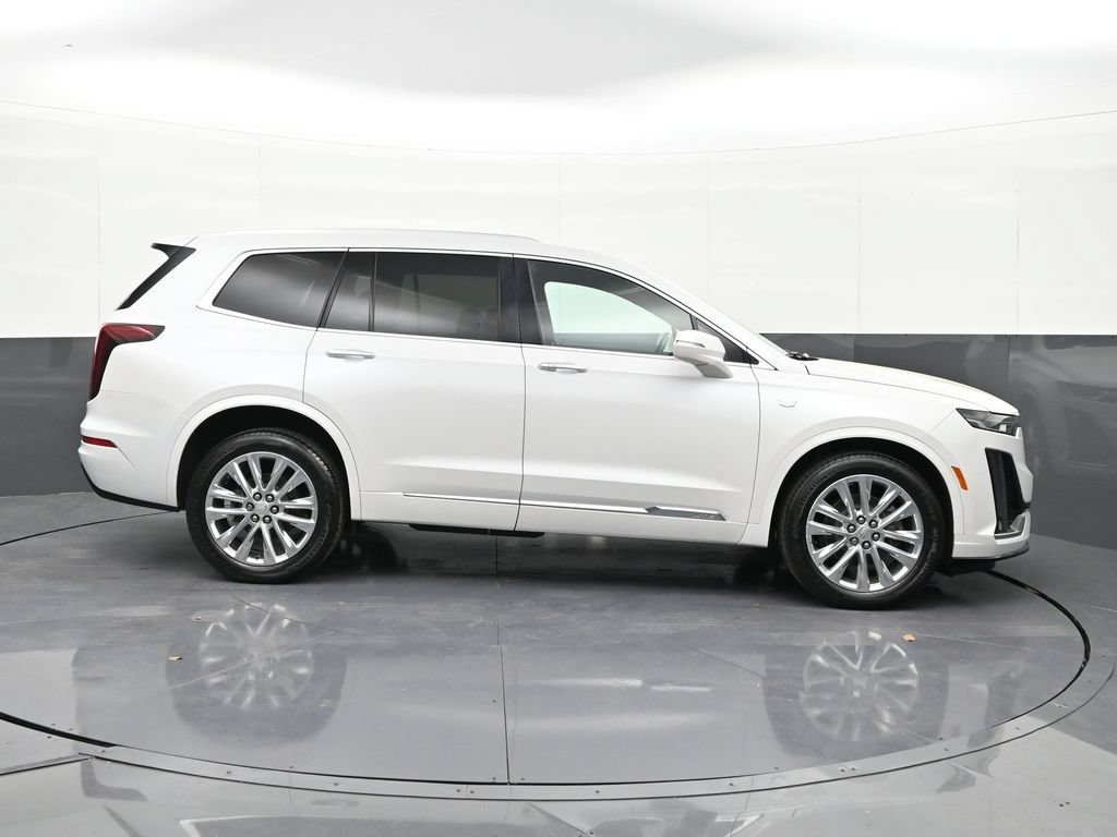 Used 2020 Cadillac XT6 Premium Luxury AWD/4WD image 2