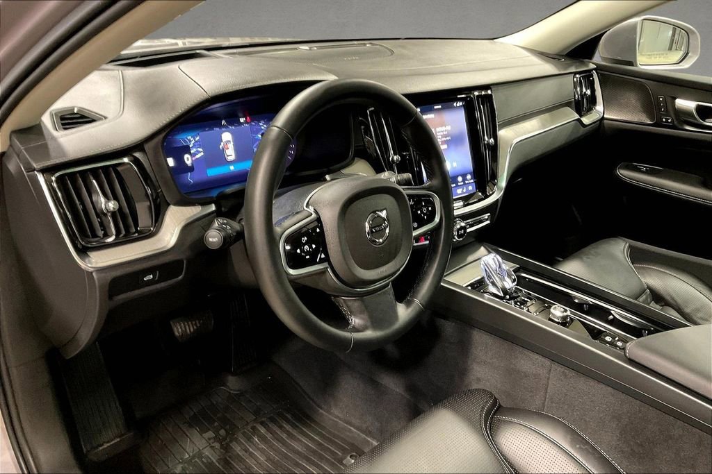 Used 2026 Volvo V60 B5 Cross Country Ultra w/ Climate Package image 17