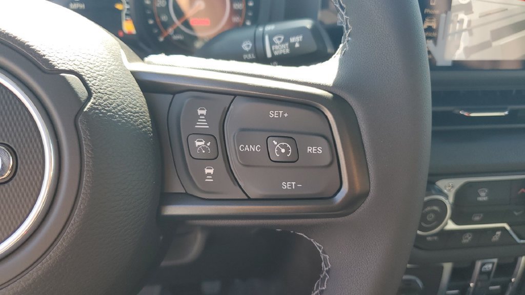 Used 2025 Jeep Gladiator Sport AWD/4WD image 29