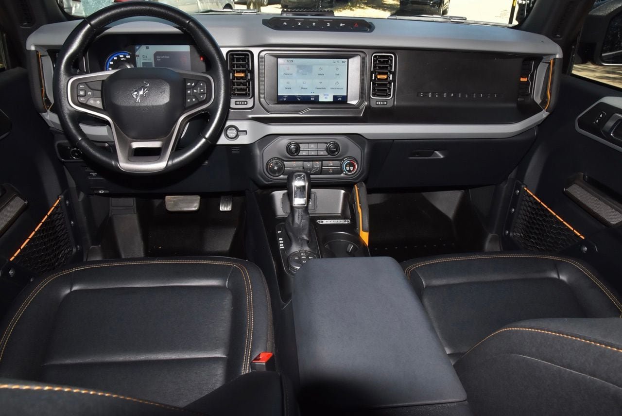 Used 2023 Ford Bronco Badlands w/ Sasquatch Package AWD/4WD image 16