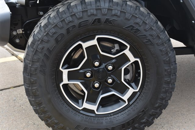 Used 2021 Jeep Gladiator Mojave w/ Cold Weather Group image 9