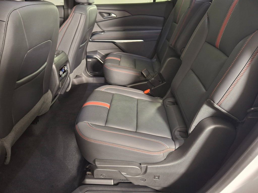 Used 2024 Chevrolet Traverse RS w/ LPO, Floor Liner Package image 30