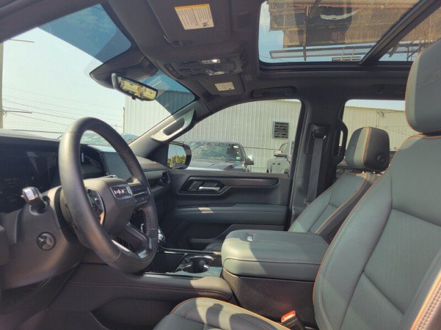 Used 2025 GMC Yukon AT4 w/ AT4 Premium Package AWD/4WD image 12