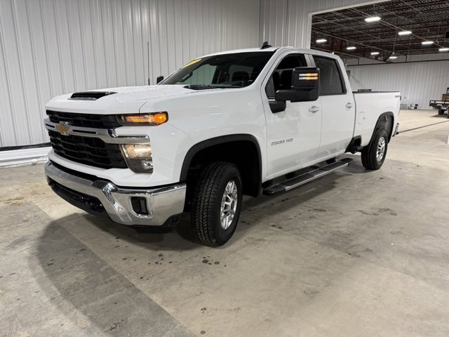 Used 2025 Chevrolet Silverado 2500 LT w/ Convenience Package image 3