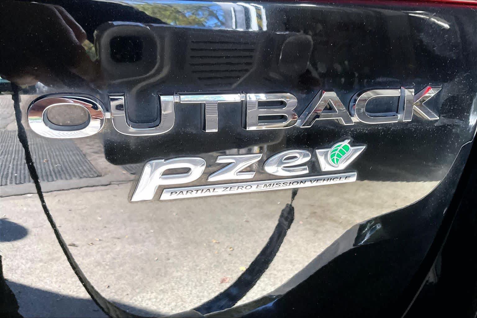 Used 2016 Subaru Outback 2.5i Limited AWD/4WD image 10