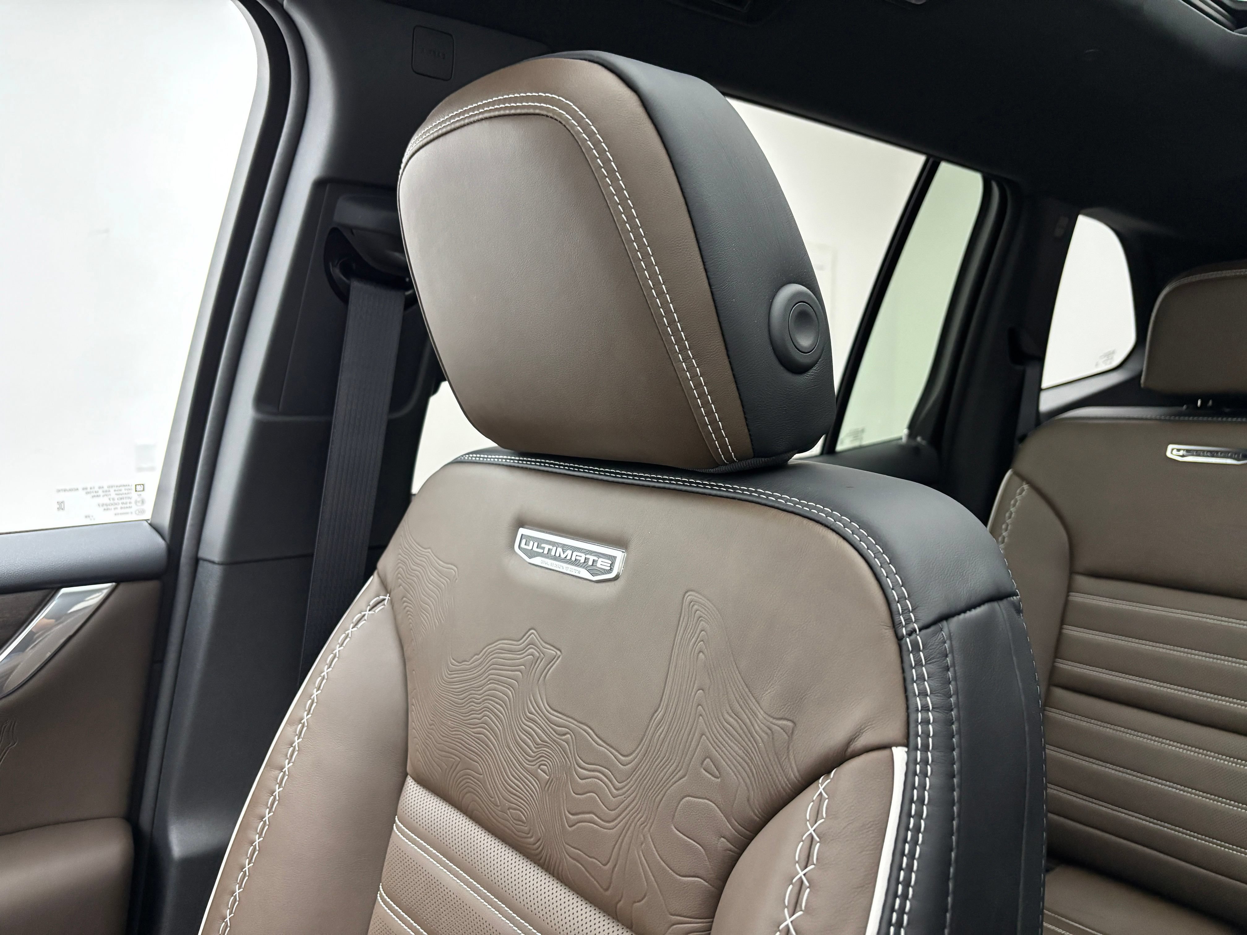 New 2026 GMC Acadia Denali Ultimate w/ LPO, Floor Liner Package AWD/4WD image 49