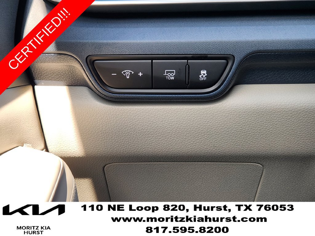 Certified 2025 Kia Carnival SX FWD image 23
