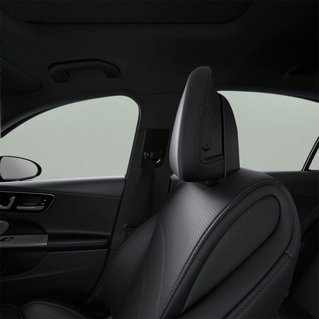 Used 2025 Mercedes-Benz C 300 Sedan image 24