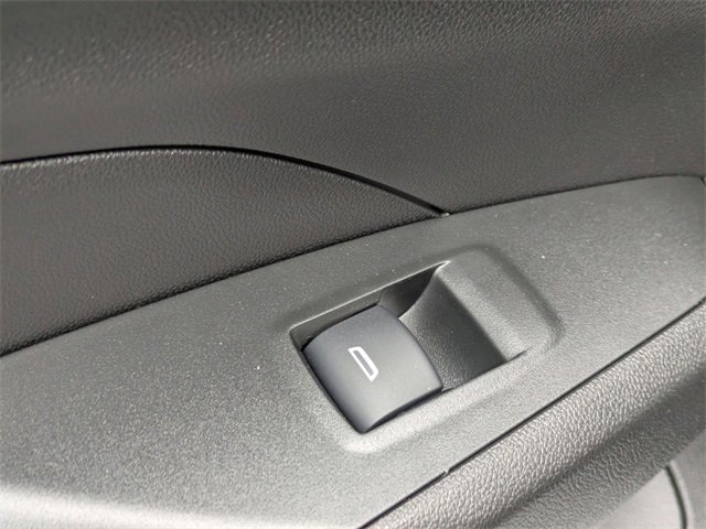 New 2026 Chevrolet Trax LT w/ Sunroof Package image 23