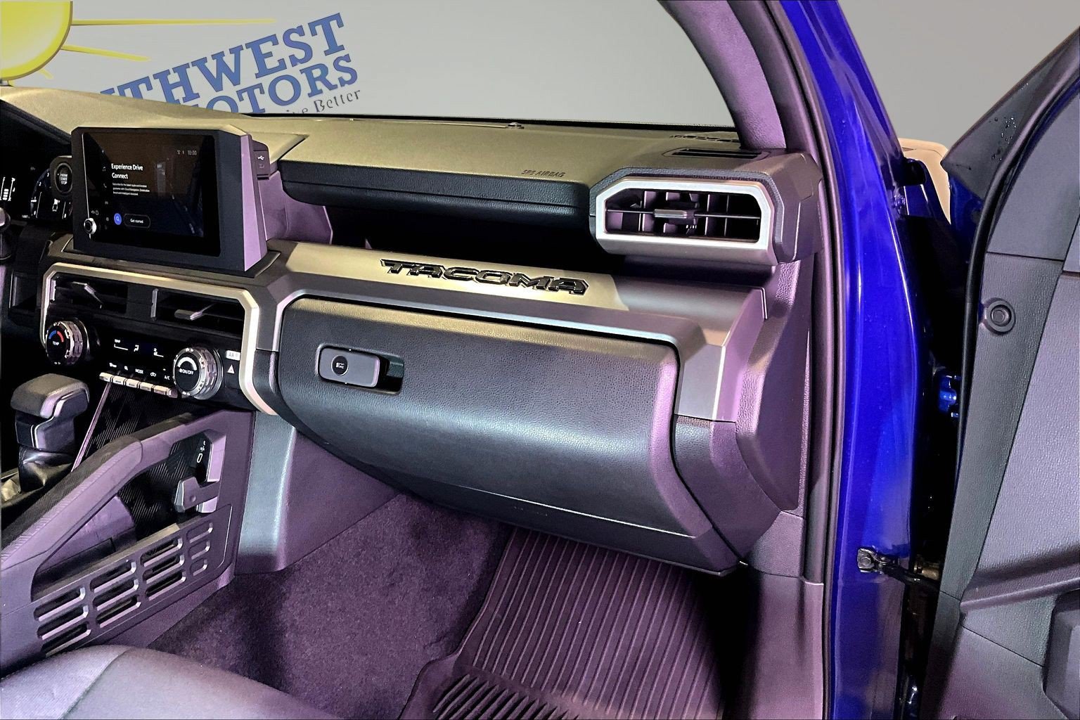 Used 2024 Toyota Tacoma SR5 AWD/4WD image 27