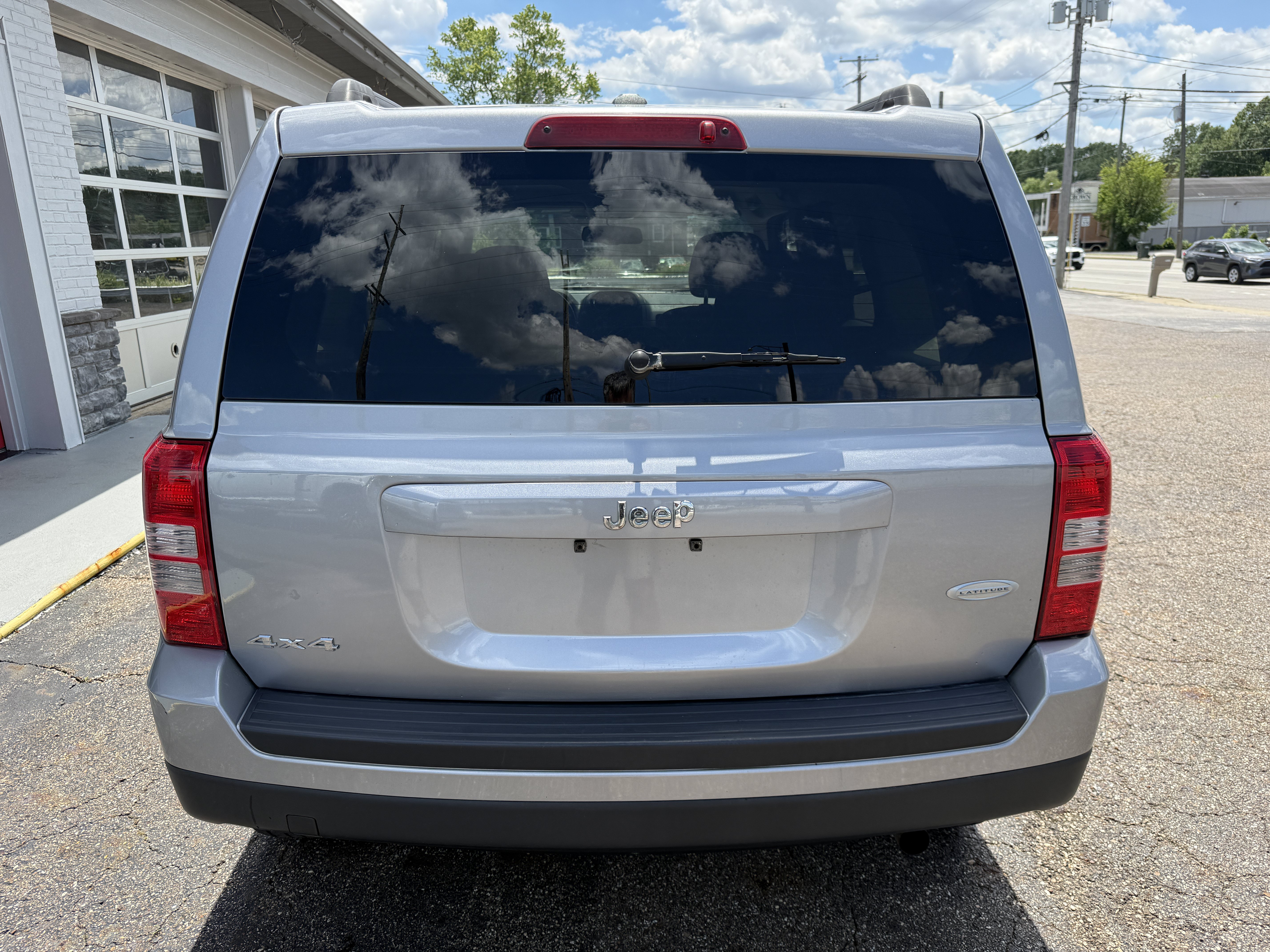 Used 2017 Jeep Patriot Latitude AWD/4WD image 4