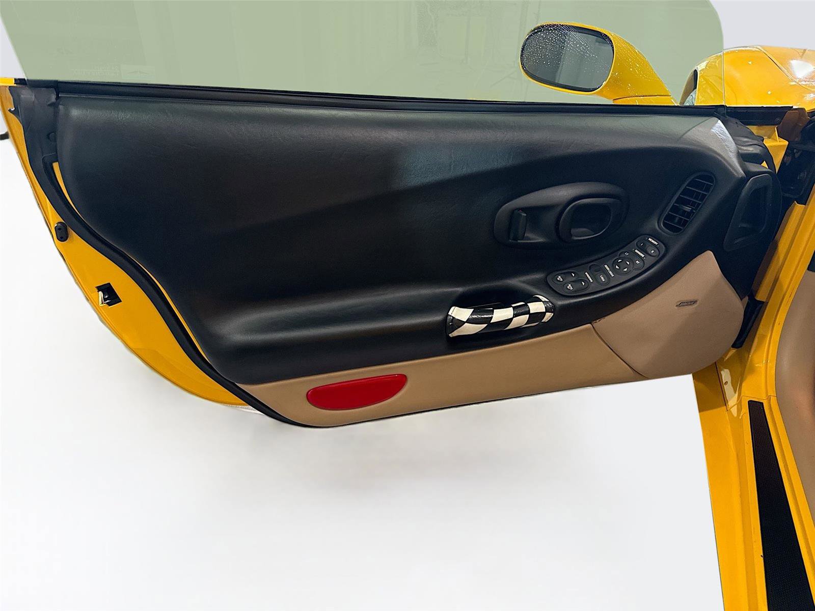 Used 2004 Chevrolet Corvette Coupe w/ Preferred Equipment Group image 9