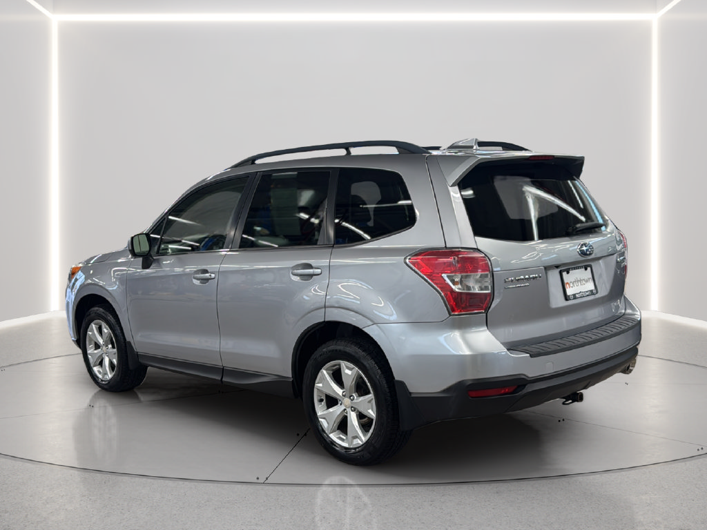 Used 2016 Subaru Forester 2.5i Limited AWD/4WD image 4