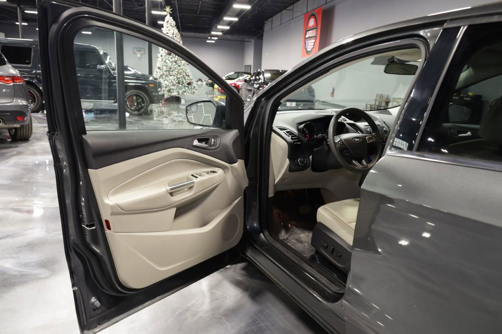 Used 2017 Ford Escape SE w/ SE Cold Weather Package image 9