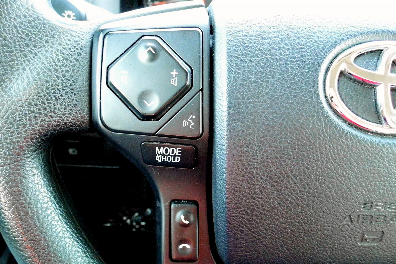 Used 2020 Toyota Tacoma SR image 13