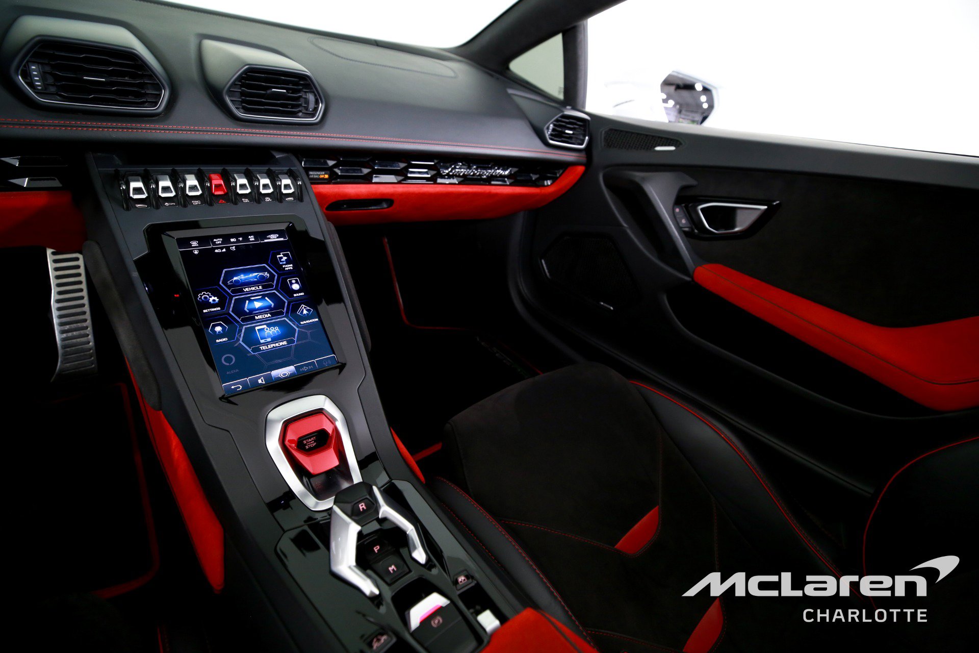 Used 2020 Lamborghini Huracan EVO image 16