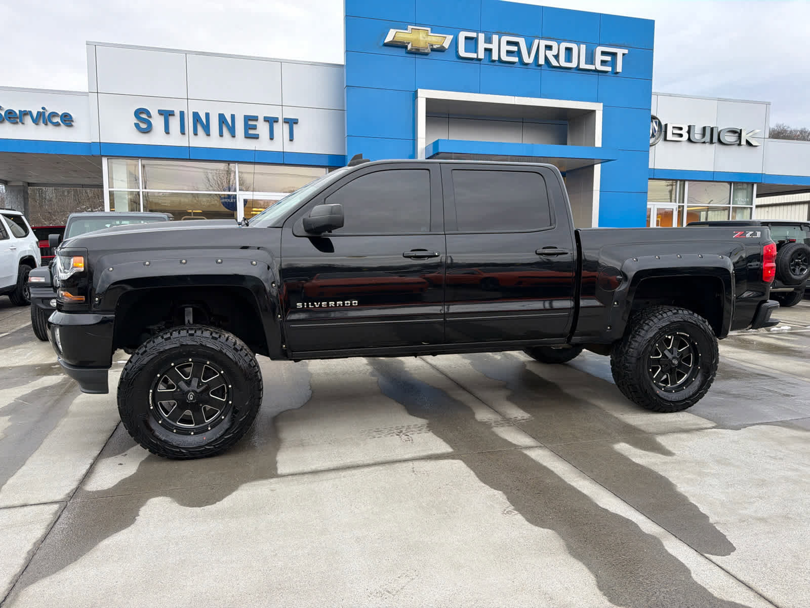 Used 2018 Chevrolet Silverado 1500 LT w/ All Star Edition image 2