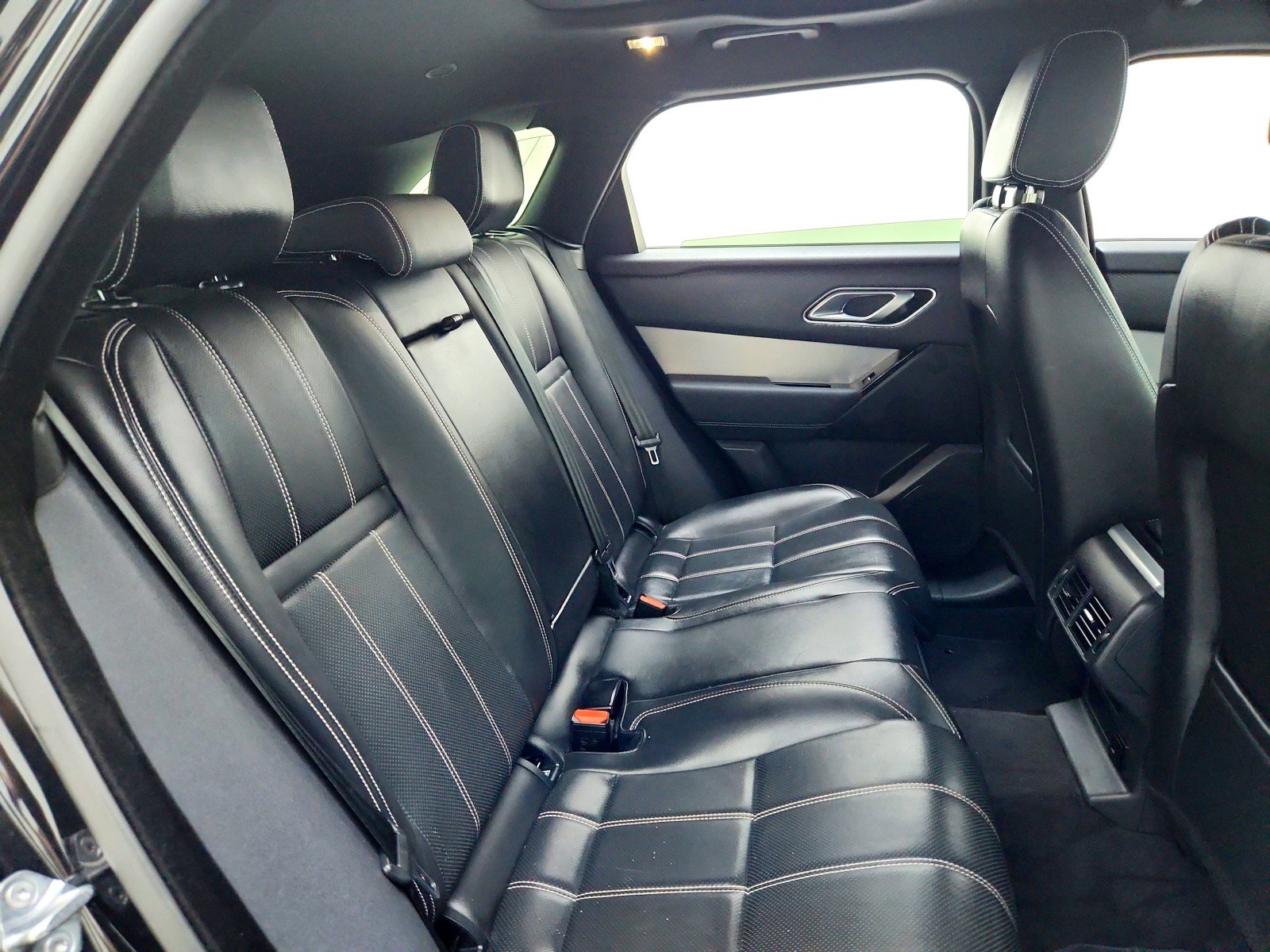 Used 2023 Land Rover Range Rover Velar R-Dynamic S image 27