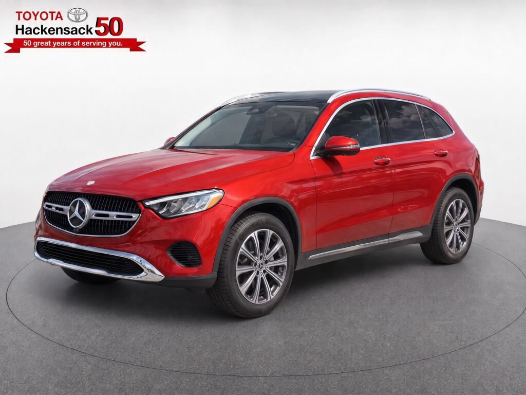 Used 2023 Mercedes-Benz GLC 300 4MATIC image 2