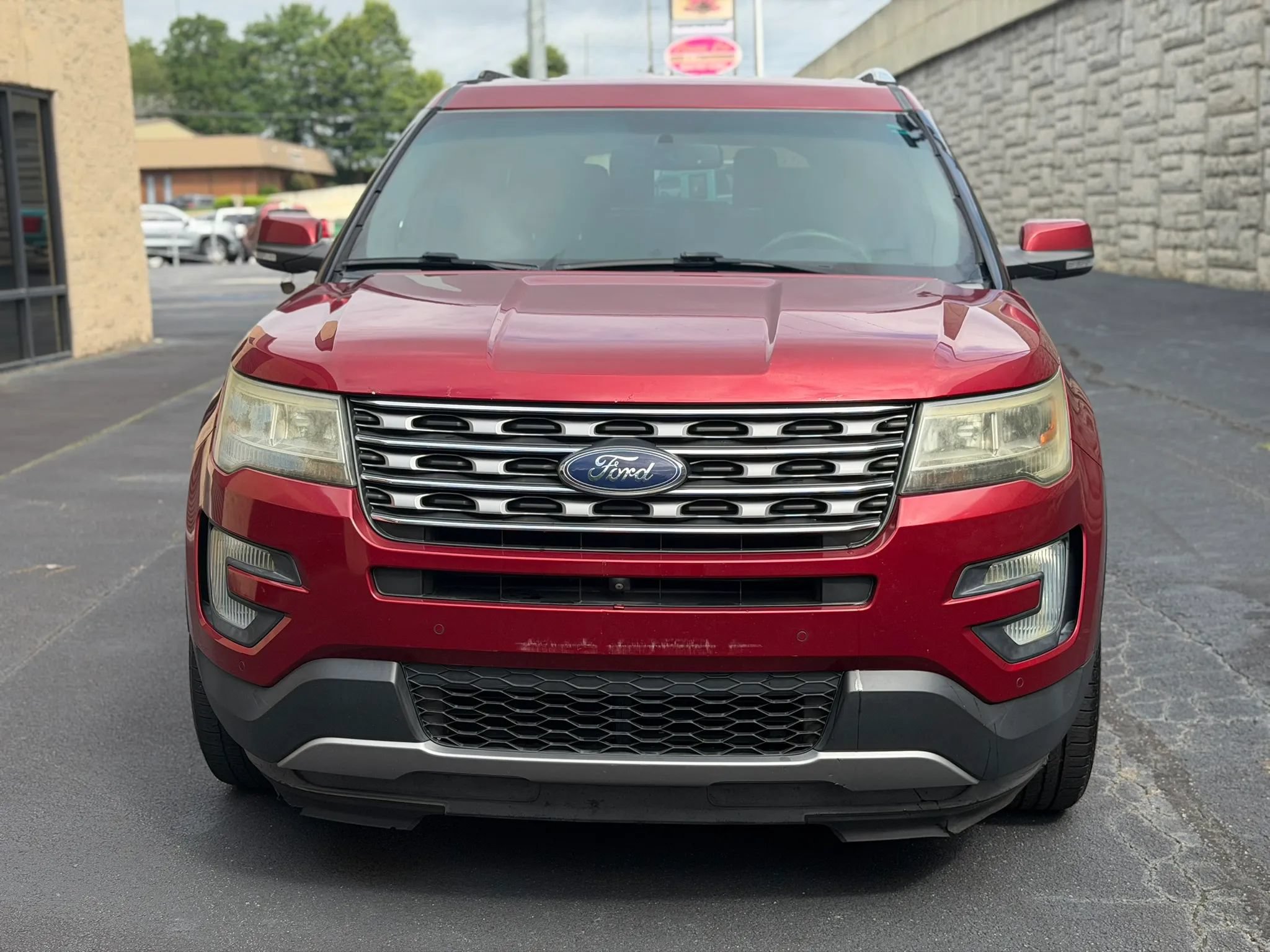 Used 2017 Ford Explorer Limited FWD image 3