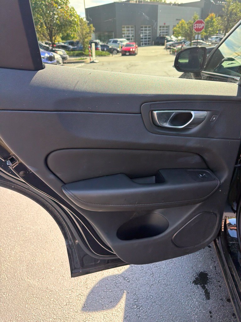 Certified 2024 Volvo XC60 B5 Plus w/ Protection Package Premier AWD/4WD image 8