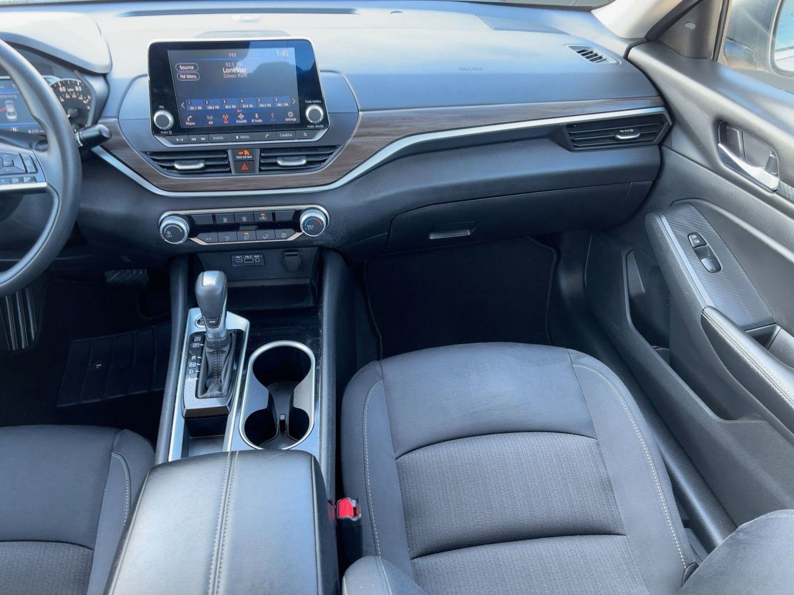 Used 2024 Nissan Altima 2.5 SV image 25