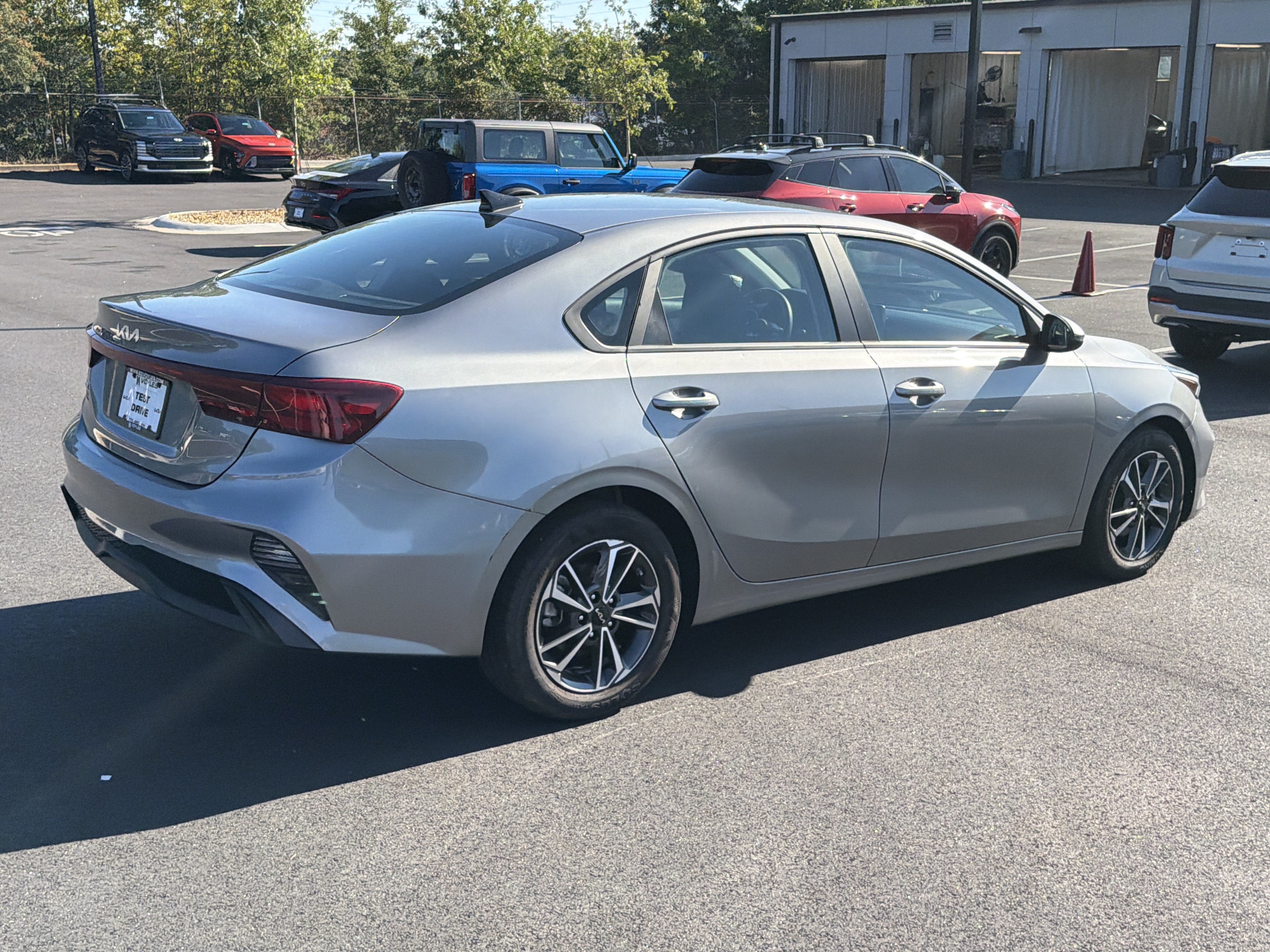Certified 2022 Kia Forte LXS w/ LXS Technology Package FWD image 7