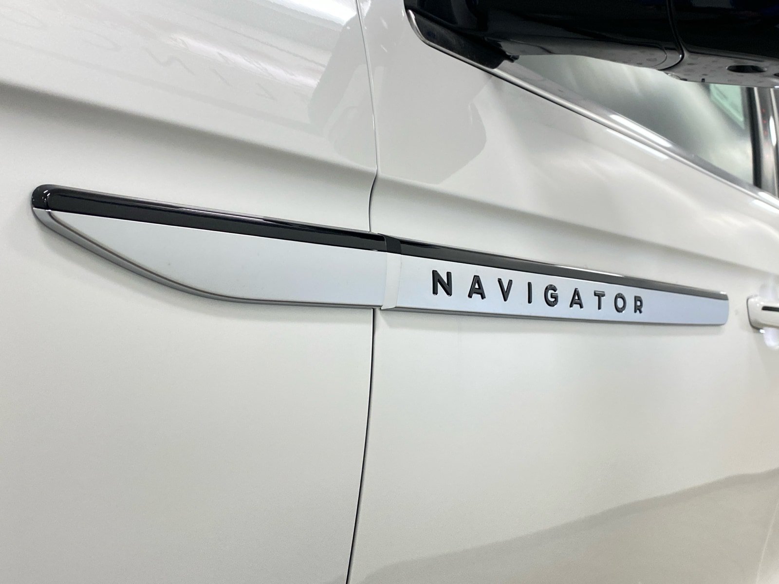 New 2026 Lincoln Navigator Reserve AWD/4WD image 18