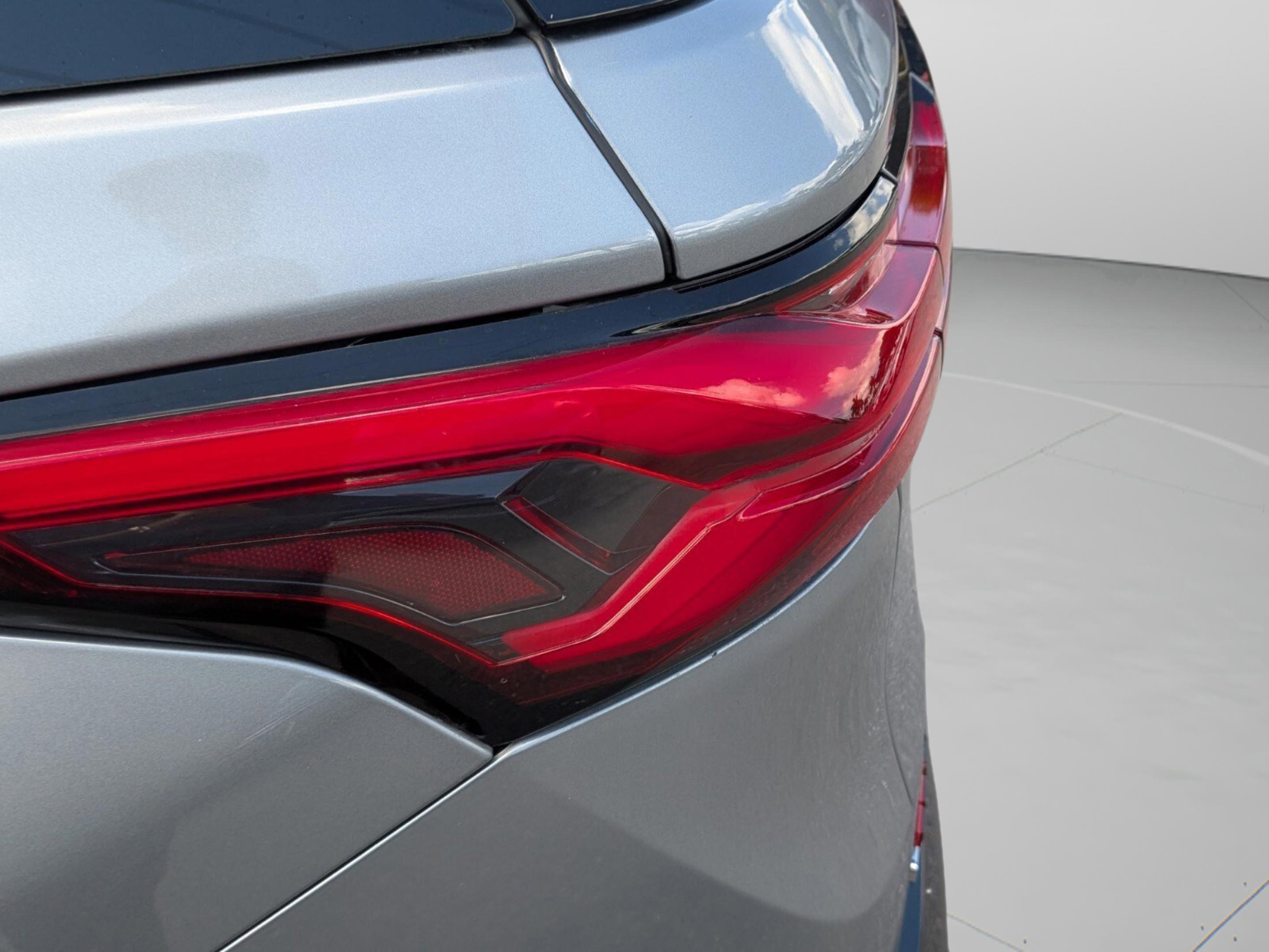 Used 2024 Chevrolet Traverse Premier w/ Redline Edition image 31