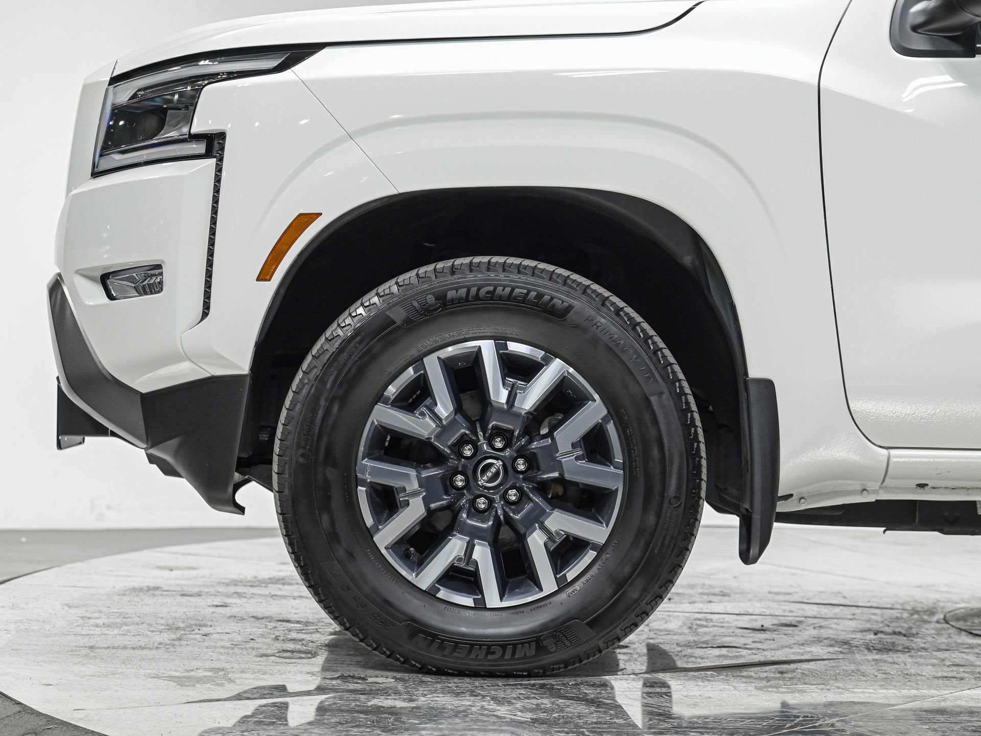 Used 2024 Nissan Frontier SL w/ Technology Package image 3