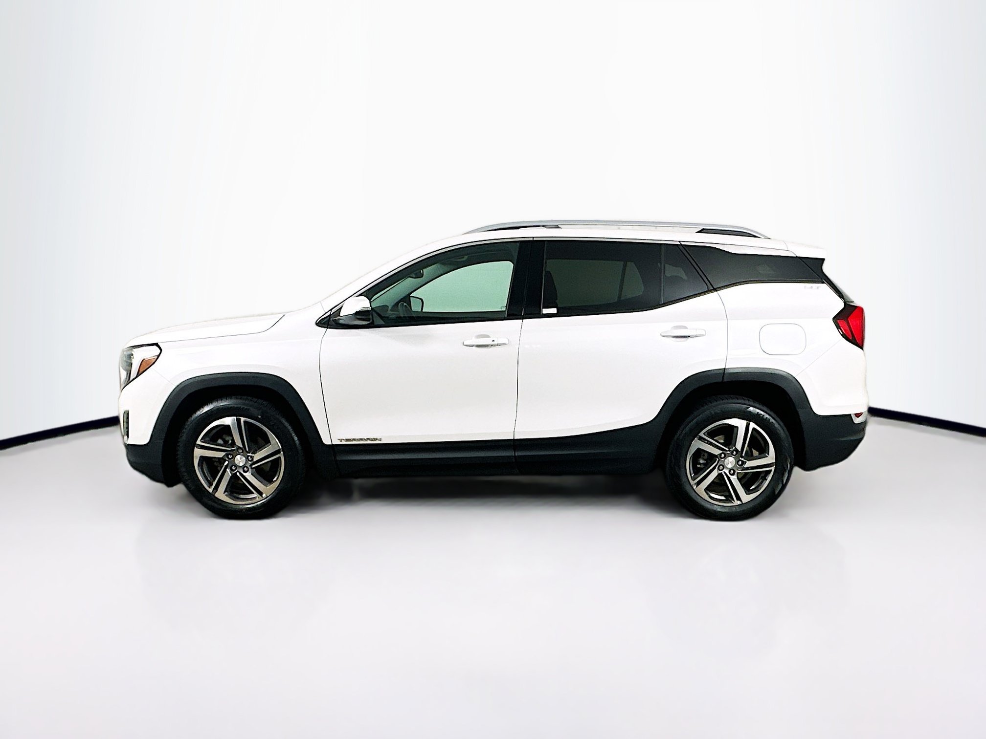 Used 2021 GMC Terrain SLT w/ LPO, Floor Liner Package FWD image 4