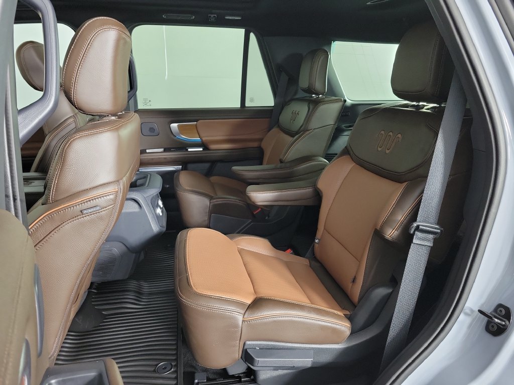 Used 2025 Ford Expedition King Ranch AWD/4WD image 13