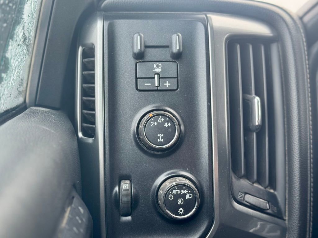Used 2015 Chevrolet Silverado 2500 LTZ image 16