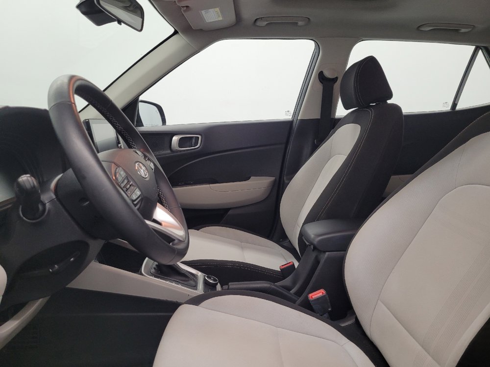 Used 2023 Hyundai Venue SEL FWD image 17