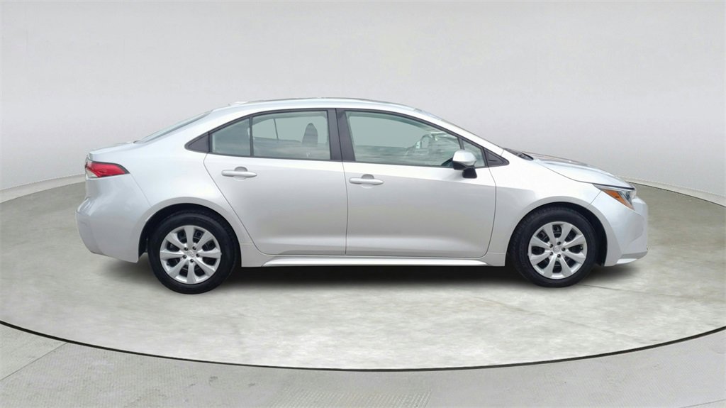 Used 2023 Toyota Corolla LE image 7