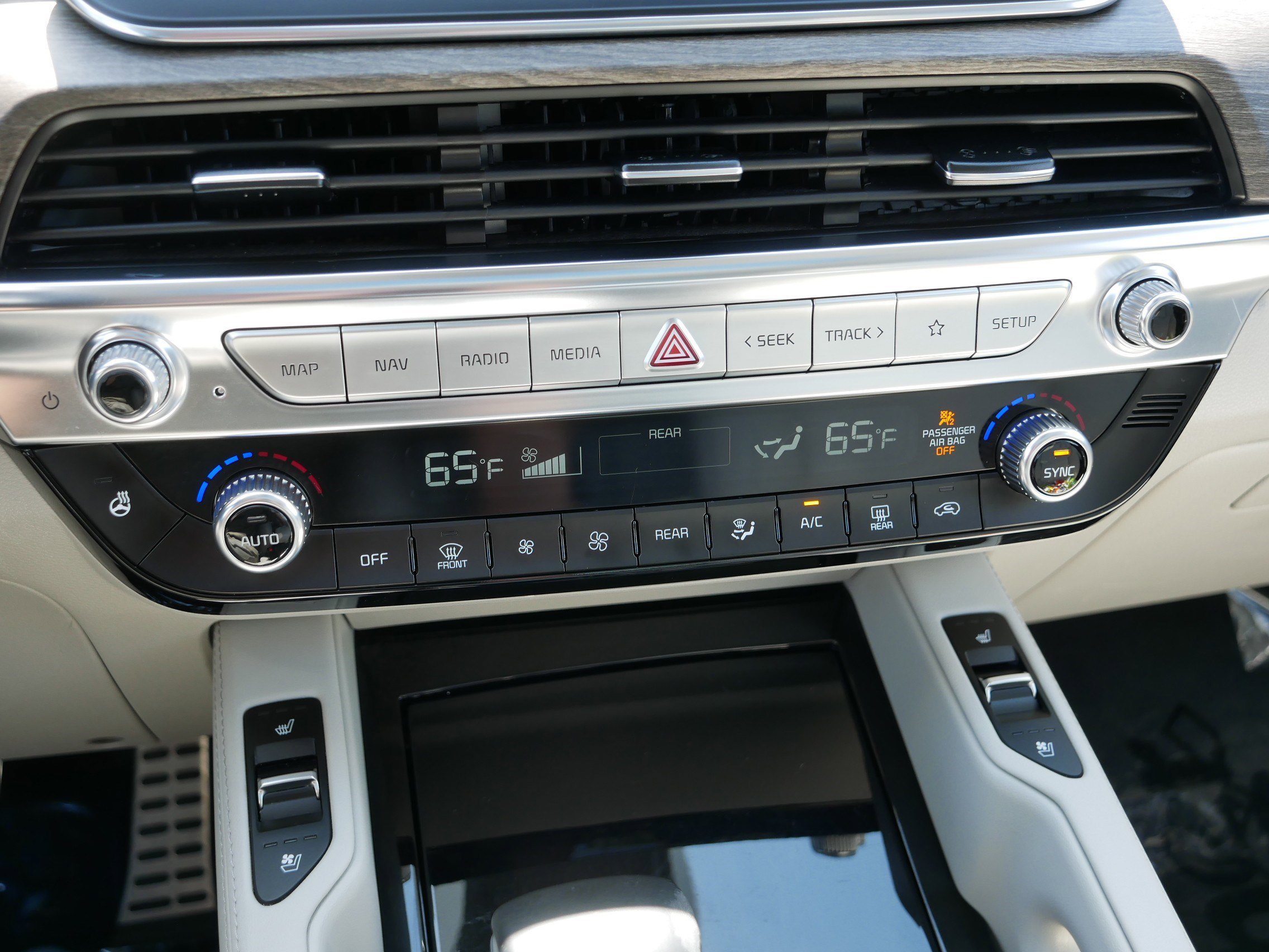 Certified 2021 Kia Telluride SX w/ SX Prestige Package AWD/4WD image 23