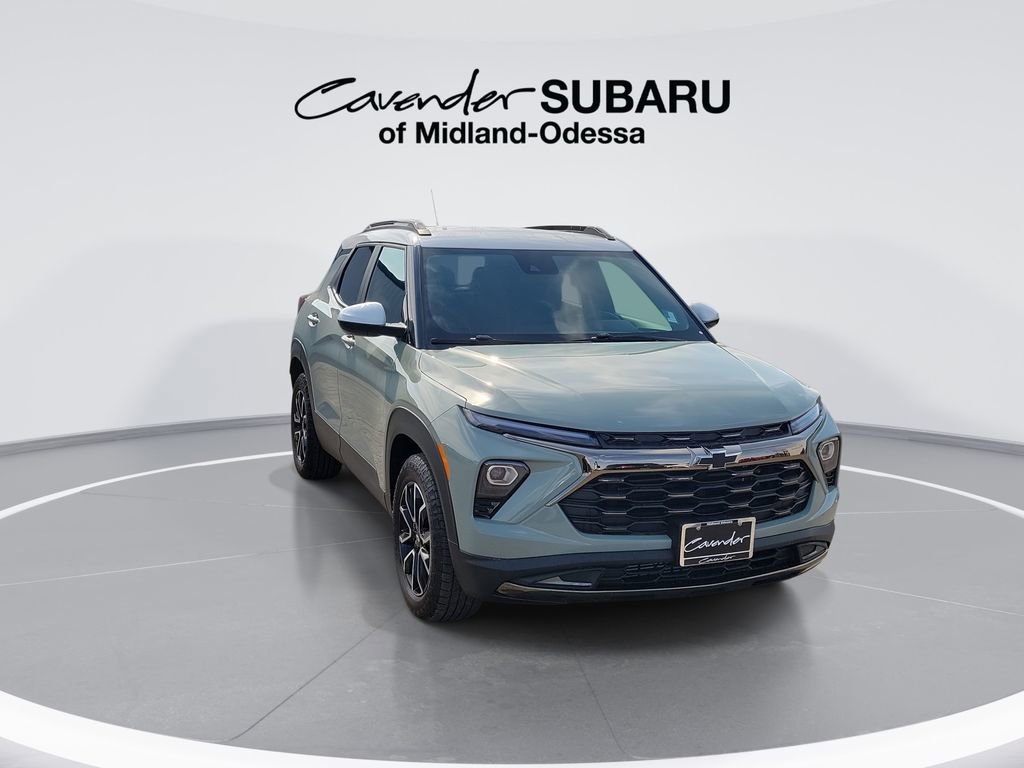 Used 2025 Chevrolet TrailBlazer ACTIV w/ Driver Confidence Package FWD image 2