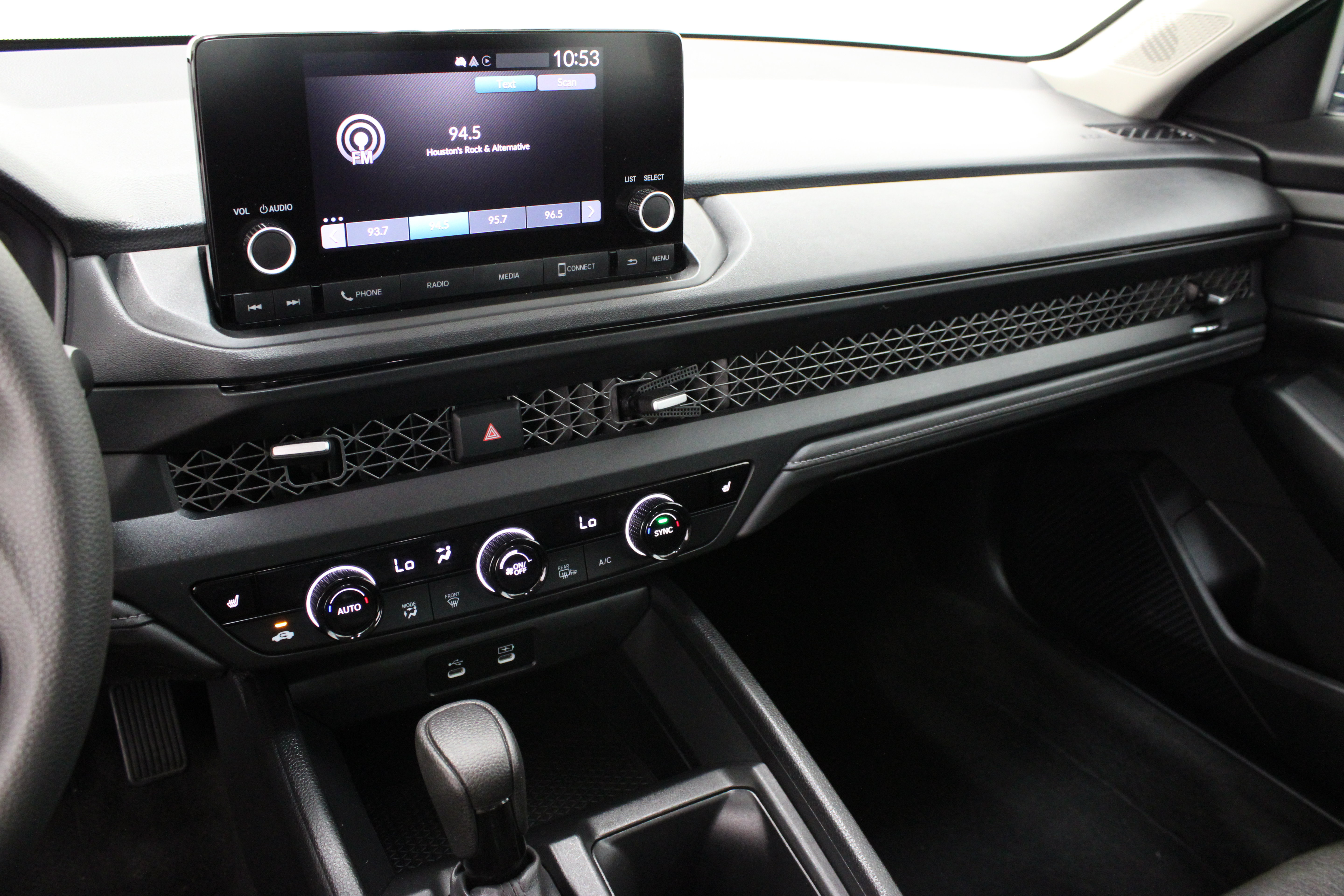 Used 2025 Honda Accord SE image 16